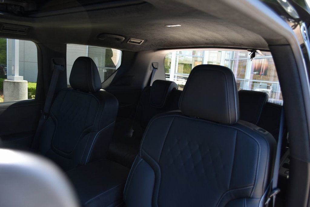 2025 Infiniti QX80 photo 30