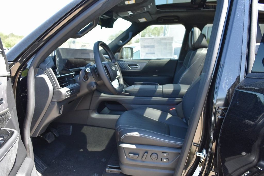 2025 Infiniti QX80 photo 32