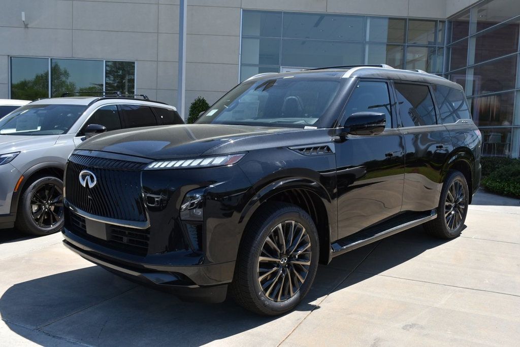 2025 Infiniti QX80 photo 8