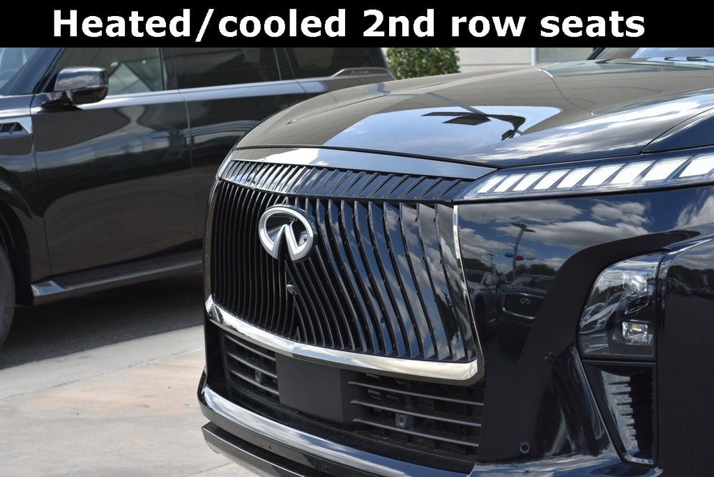2025 Infiniti QX80 photo 2