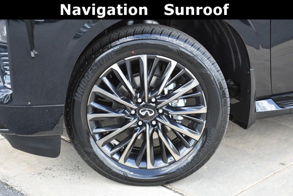 2025 Infiniti QX80 photo 3