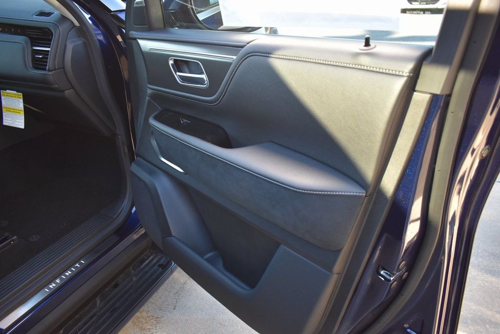 2025 Infiniti QX80 Luxe photo 16