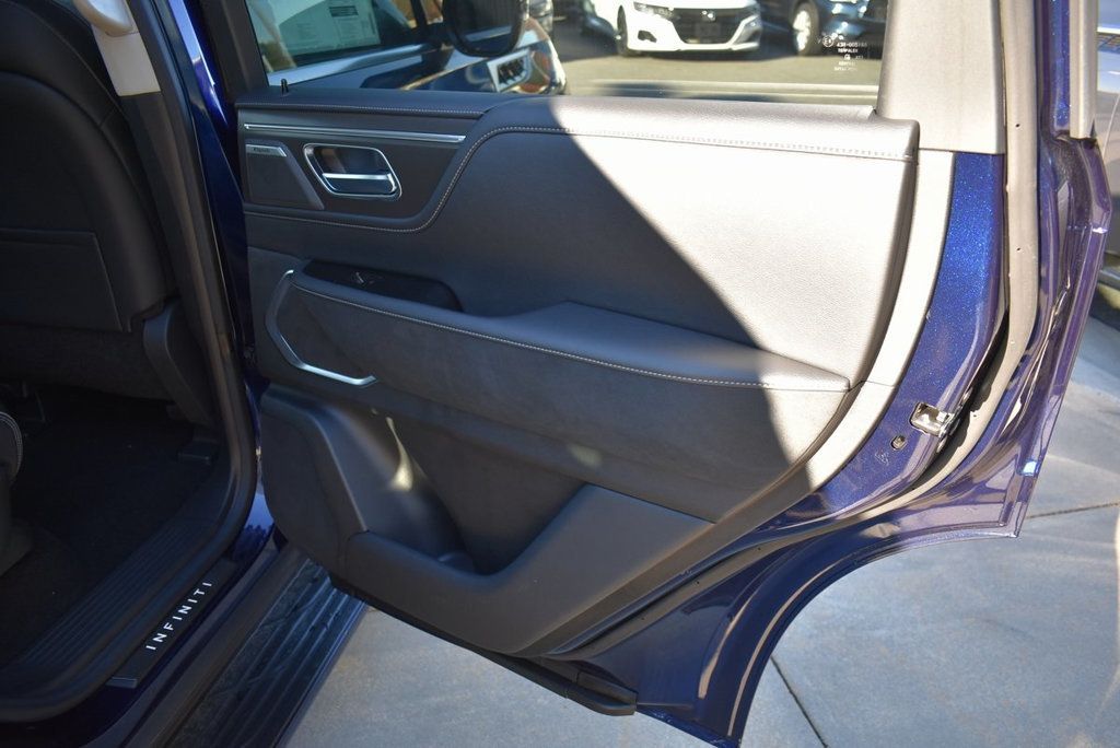 2025 Infiniti QX80 Luxe photo 17
