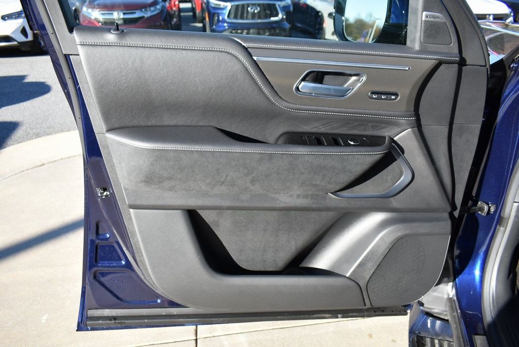 2025 Infiniti QX80 Luxe photo 18