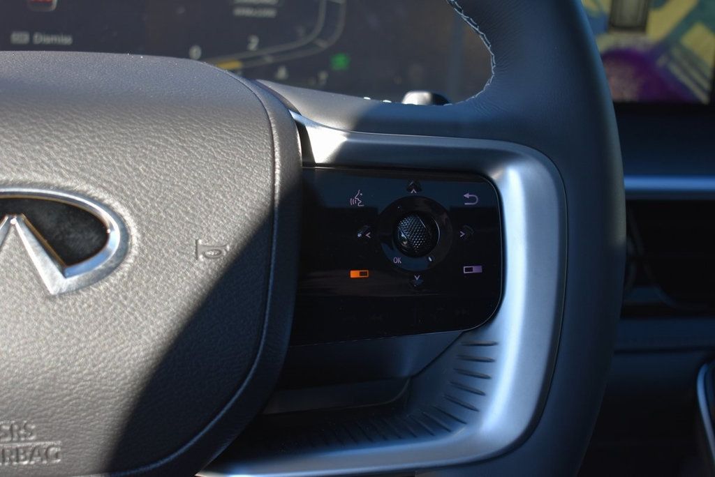 2025 Infiniti QX80 Luxe photo 23
