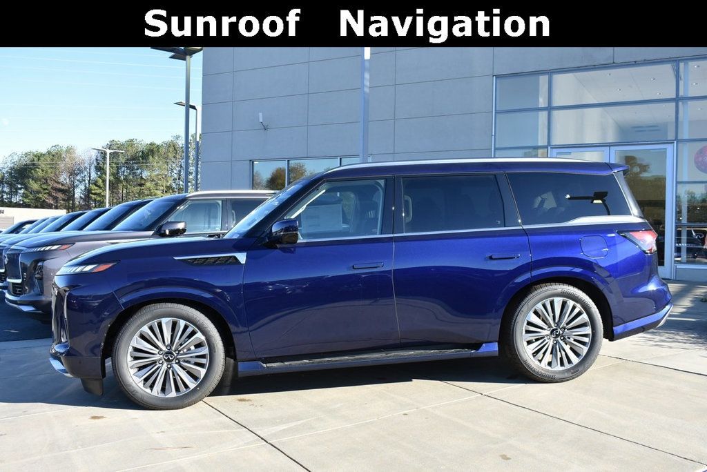 2025 Infiniti QX80 Luxe photo 3