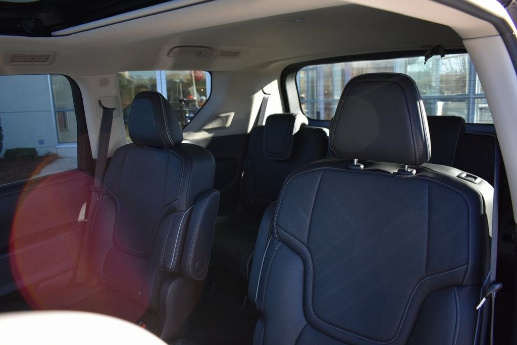 2025 Infiniti QX80 Luxe photo 30