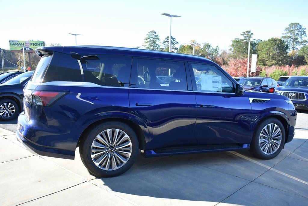 2025 Infiniti QX80 Luxe photo 7