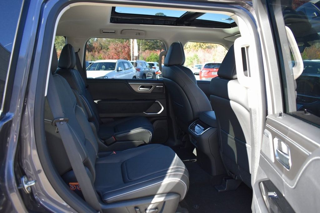 2025 Infiniti QX80 Luxe photo 11