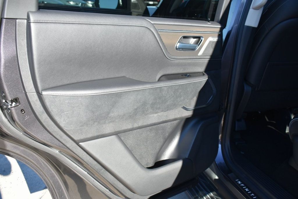 2025 Infiniti QX80 Luxe photo 15