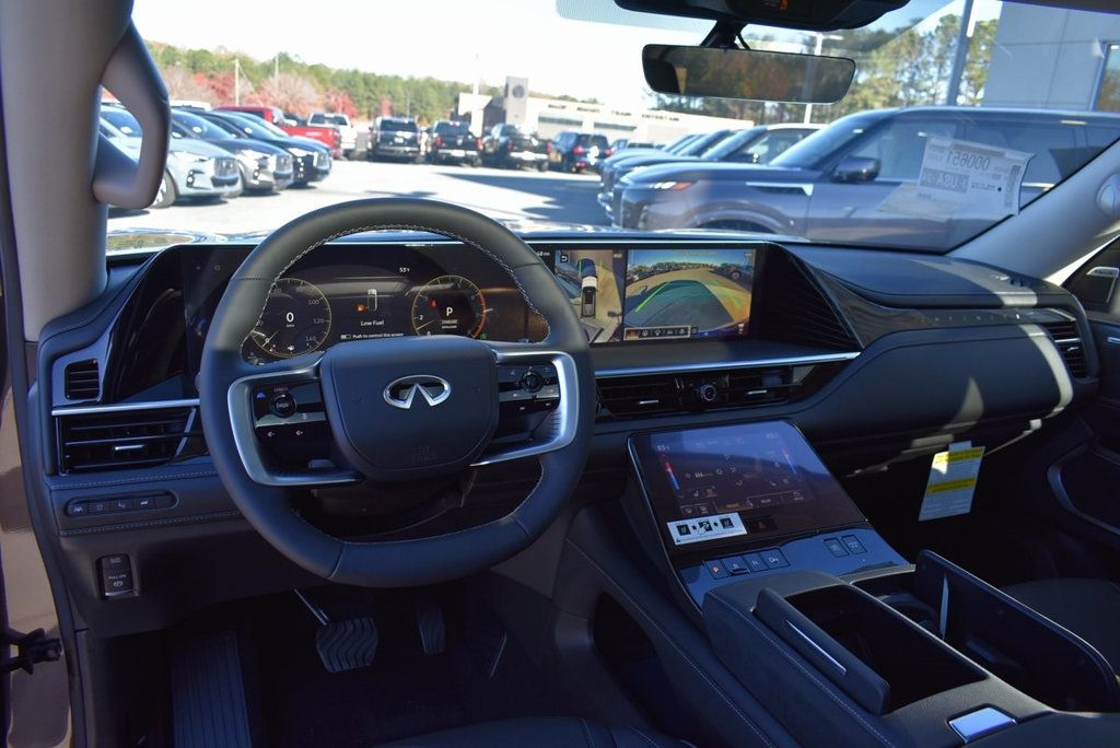 2025 Infiniti QX80 Luxe photo 17