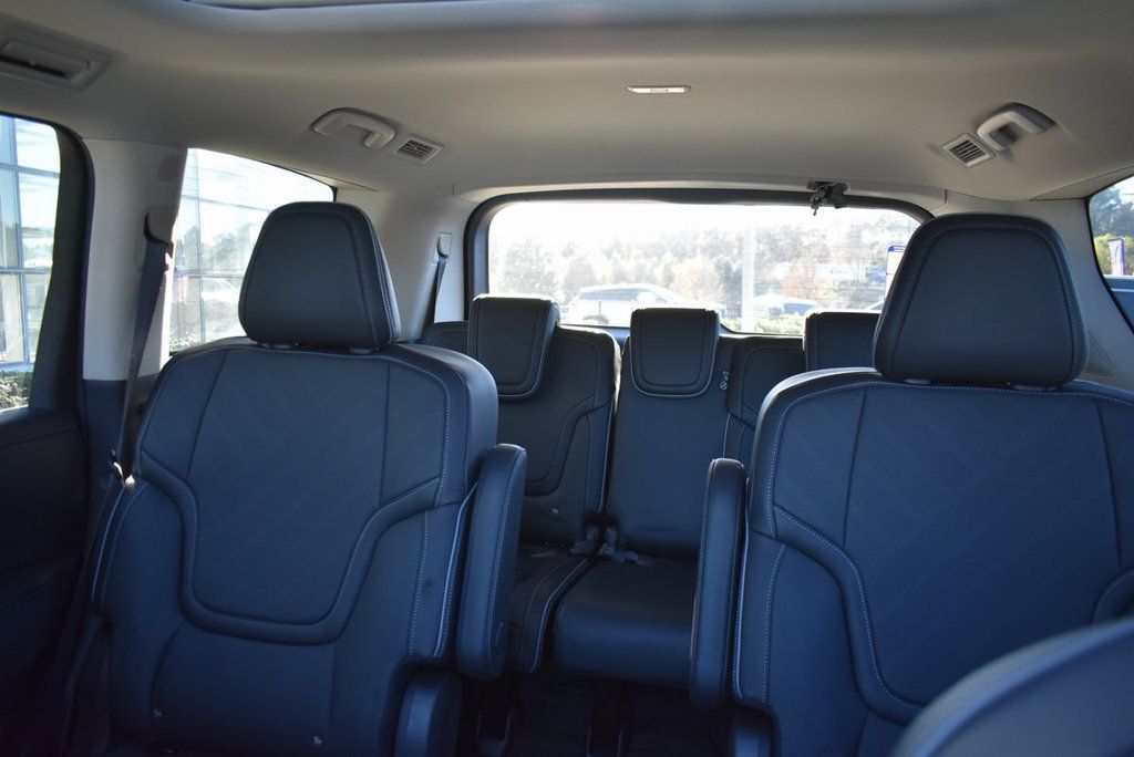 2025 Infiniti QX80 Luxe photo 18