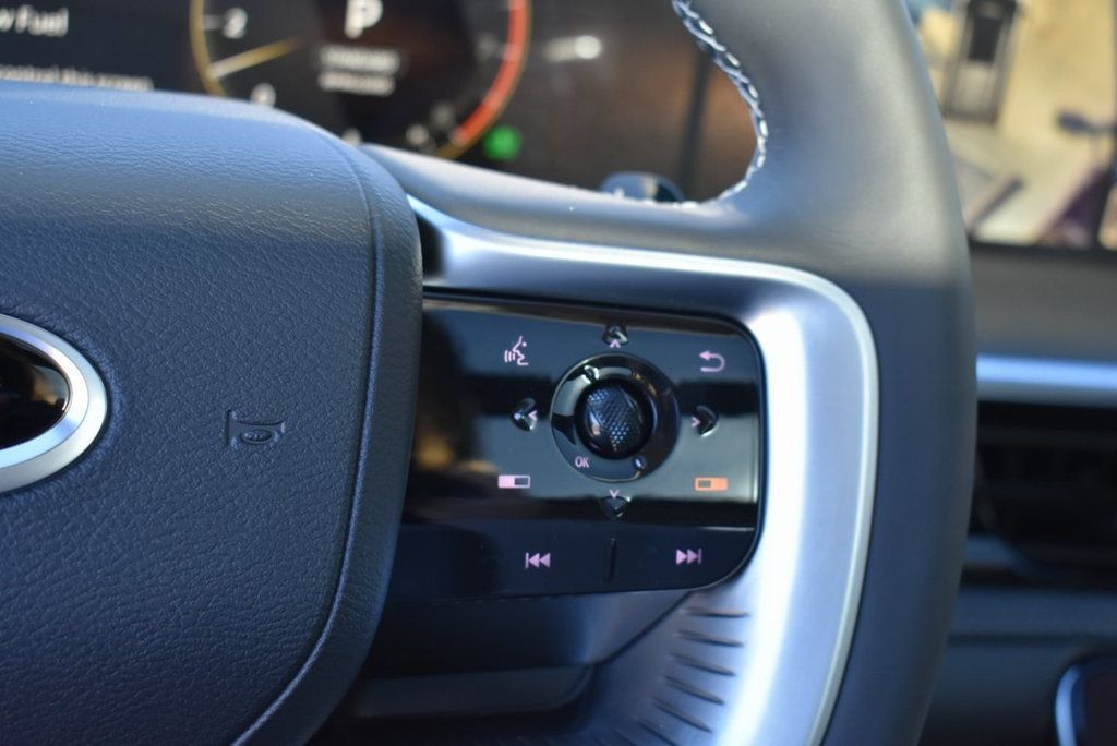 2025 Infiniti QX80 Luxe photo 21