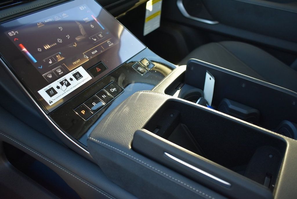 2025 Infiniti QX80 Luxe photo 28