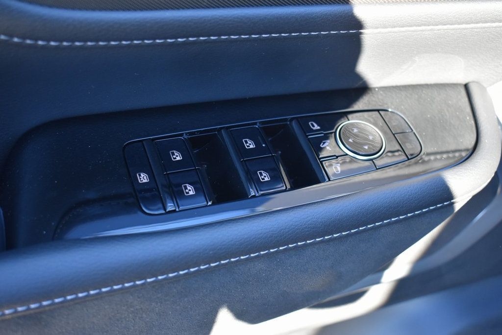 2025 Infiniti QX80 Luxe photo 33