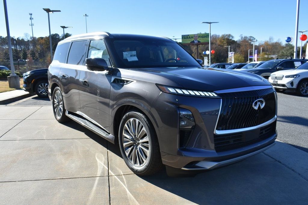 2025 Infiniti QX80 Luxe photo 6