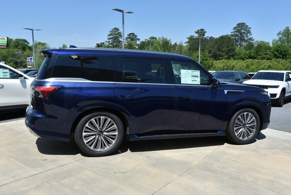 2025 Infiniti QX80 Luxe photo 11