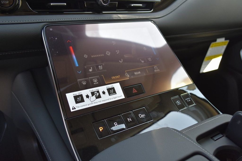 2025 Infiniti QX80 Luxe photo 23