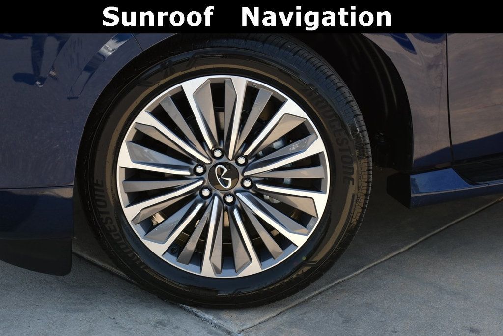 2025 Infiniti QX80 Luxe photo 3