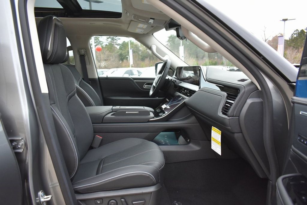 2025 Infiniti QX80 Sensory photo 10