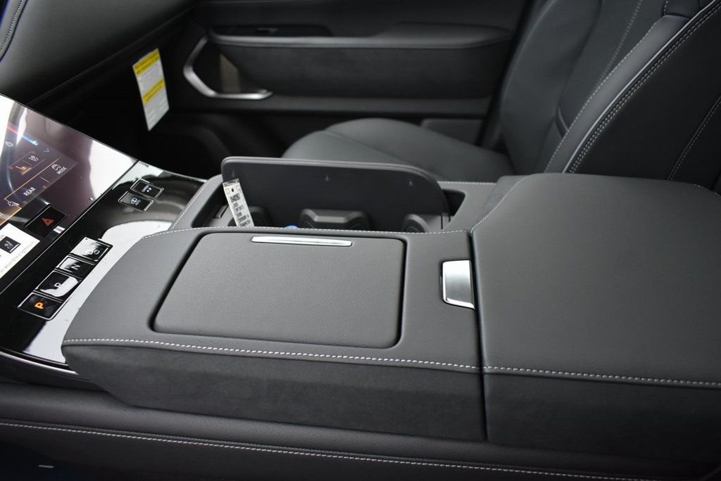 2025 Infiniti QX80 Sensory photo 28