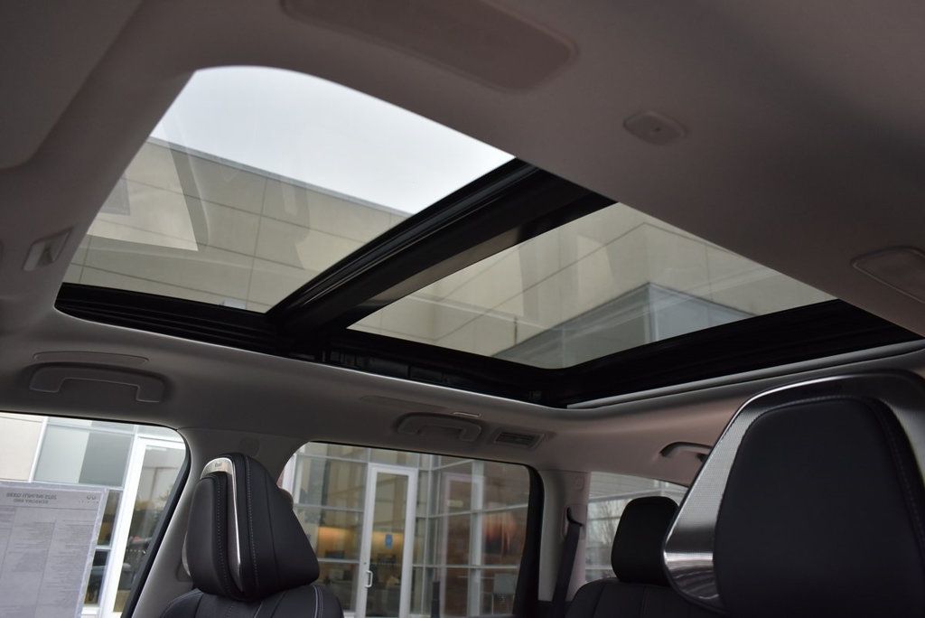 2025 Infiniti QX80 Sensory photo 32
