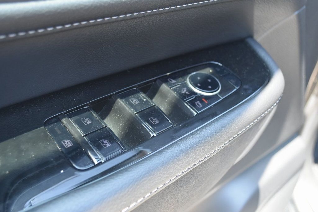 2025 Infiniti QX80 Sensory photo 32