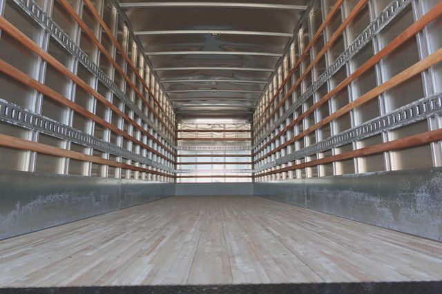 2025 Isuzu FVR (26ft Box w/ Lift Gate) - 22940989 - 11