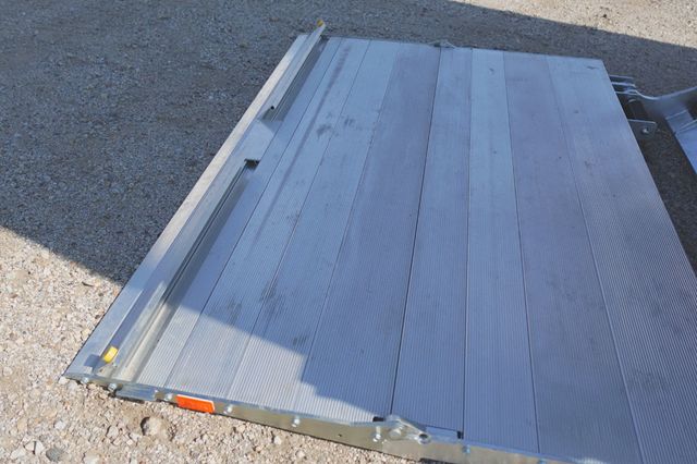 2025 Isuzu FVR (26ft Box w/ Lift Gate) - 22940989 - 13