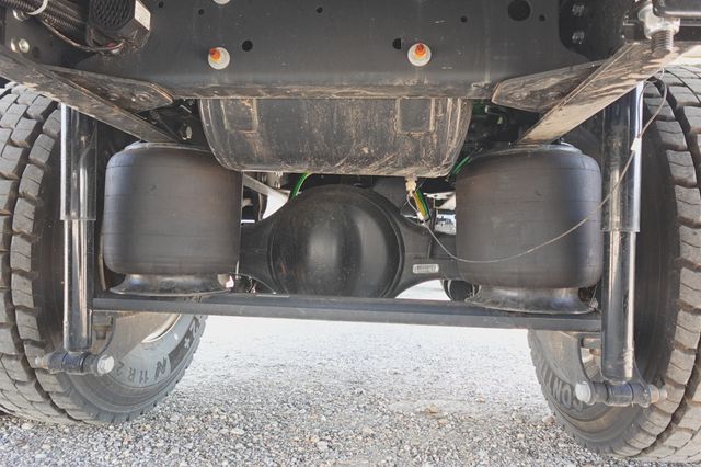 2025 Isuzu FVR (26ft Box w/ Lift Gate) - 22940989 - 18