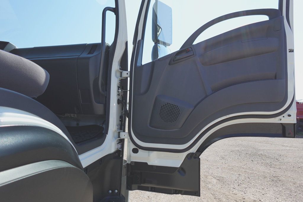 2025 Isuzu FVR (26ft Box w/ Lift Gate) - 22940989 - 21