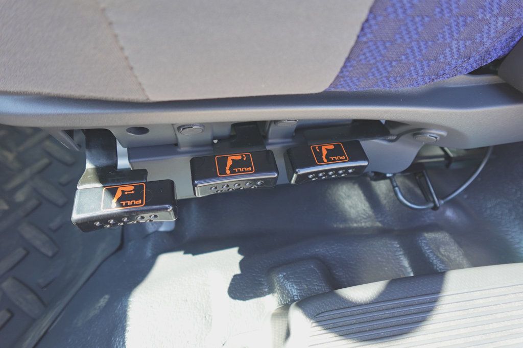 2025 Isuzu FVR (26ft Box w/ Lift Gate) - 22940989 - 24