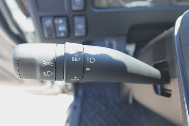 2025 Isuzu FVR (26ft Box w/ Lift Gate) - 22940989 - 32