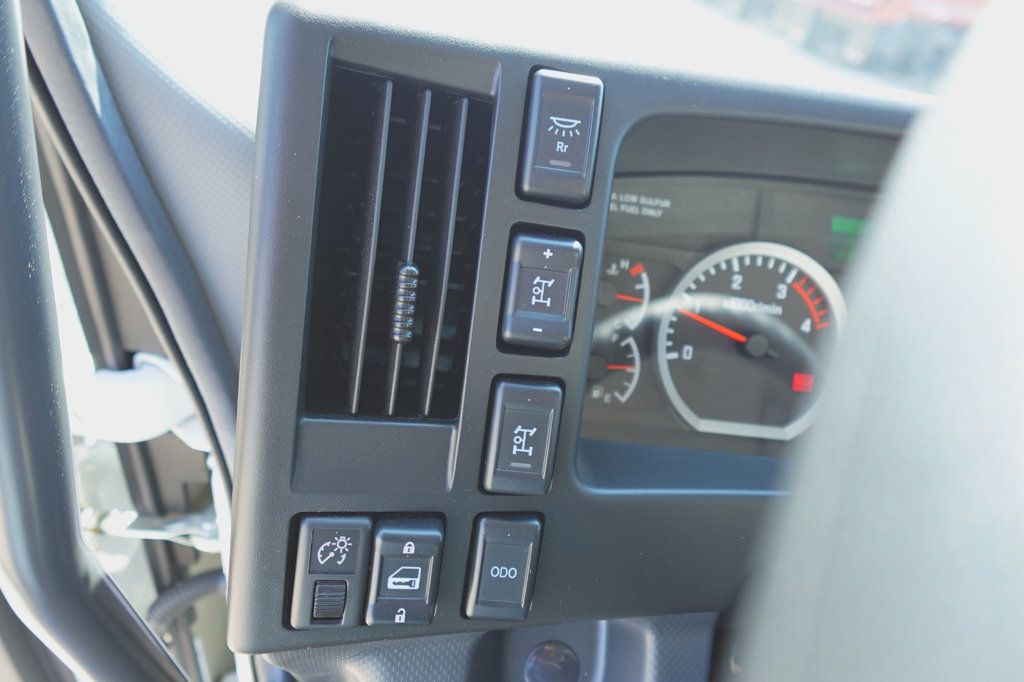 2025 Isuzu FVR (26ft Box w/ Lift Gate) - 22940989 - 35