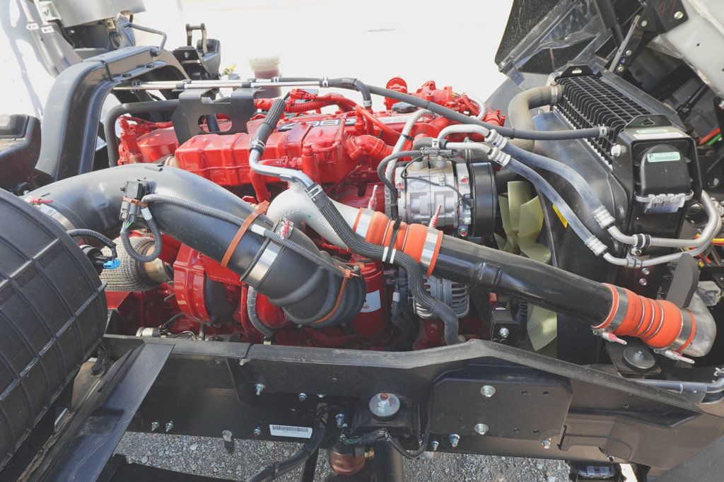 2025 Isuzu FVR (26ft Box w/ Lift Gate) - 22940989 - 46