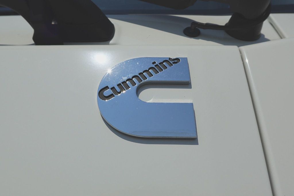 2025 Isuzu FVR (26ft Box w/ Lift Gate) - 22940989 - 51