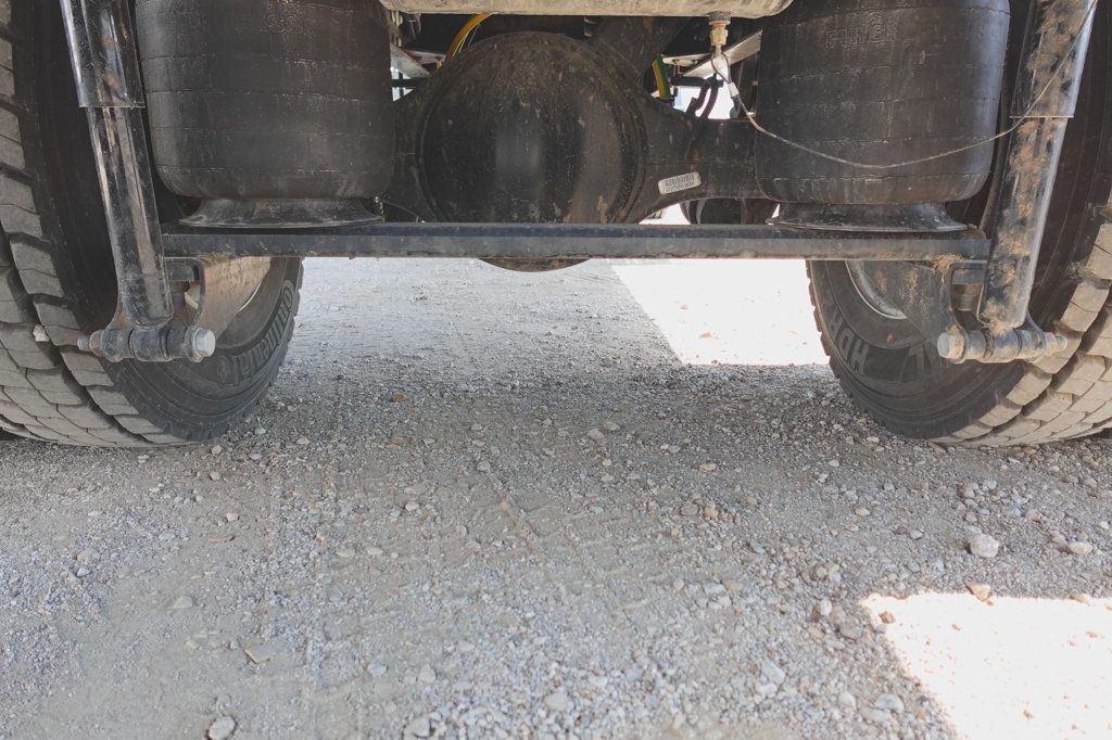 2025 Isuzu FVR Derated (26ft Reefer w/ Lift Gate) - 22929408 - 18