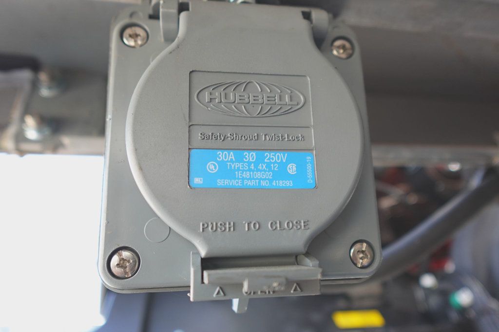 2025 Isuzu FVR Derated (26ft Reefer w/ Lift Gate) - 22929408 - 21