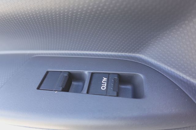 2025 Isuzu FVR Derated (26ft Reefer w/ Lift Gate) - 22929408 - 24