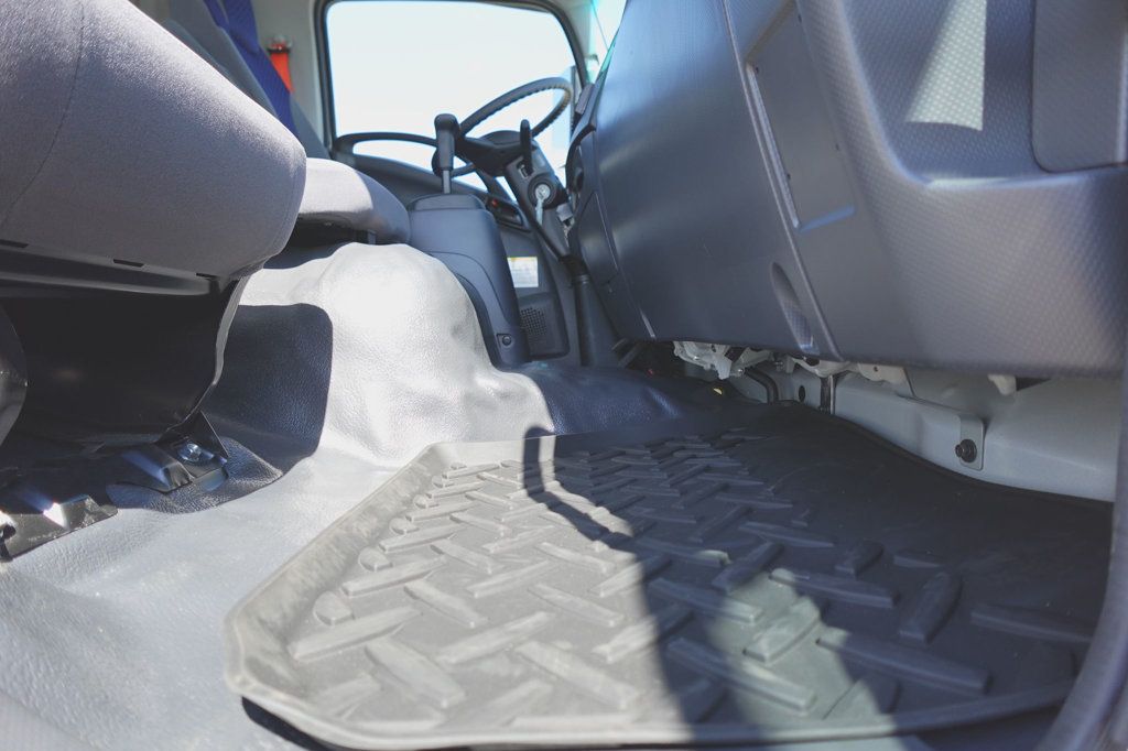 2025 Isuzu FVR Derated (26ft Reefer w/ Lift Gate) - 22929408 - 27