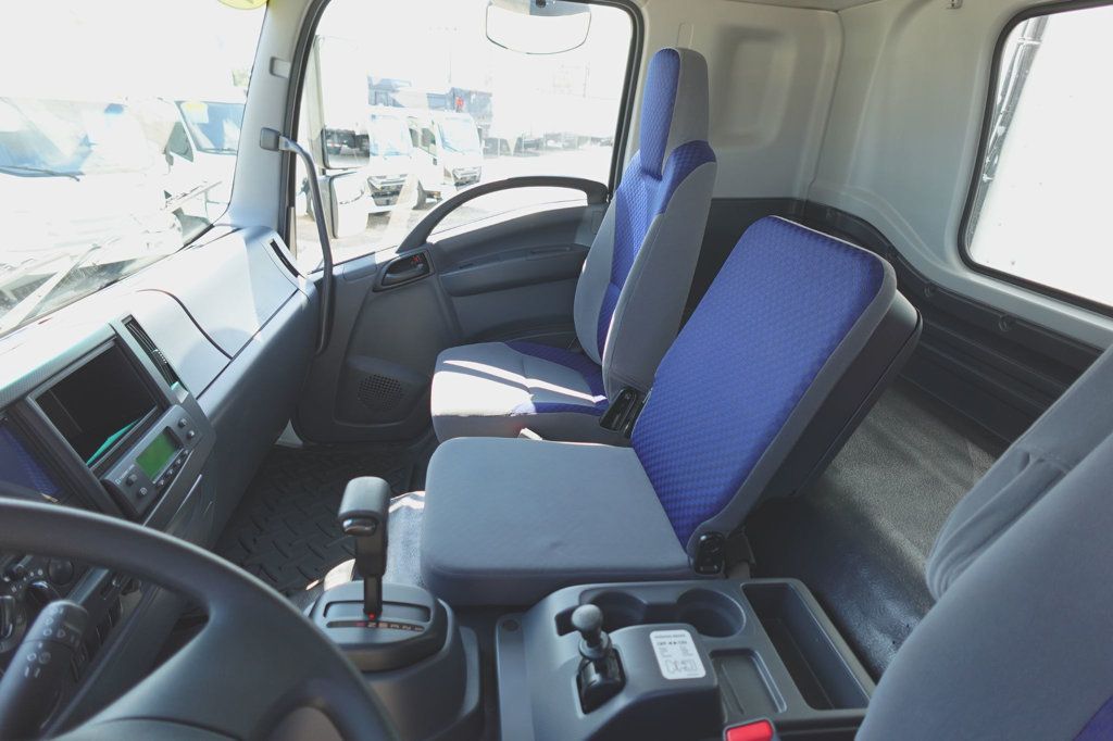 2025 Isuzu FVR Derated (26ft Reefer w/ Lift Gate) - 22929408 - 31