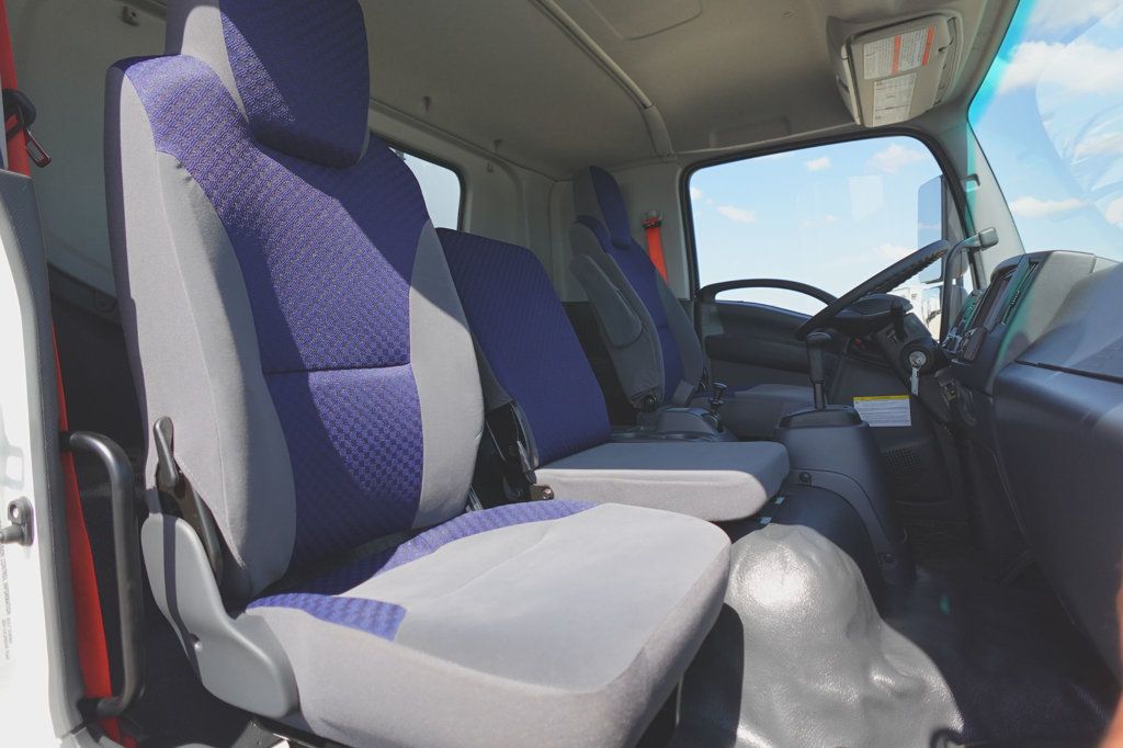 2025 Isuzu FVR Derated (26ft Reefer w/ Lift Gate) - 22929408 - 33