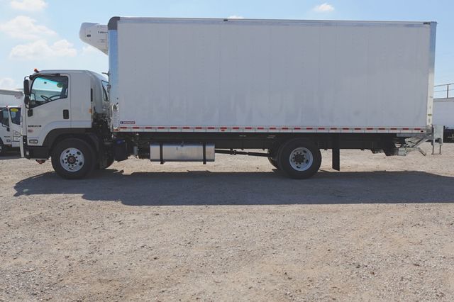 2025 Isuzu FVR Derated (26ft Reefer w/ Lift Gate) - 22929408 - 3