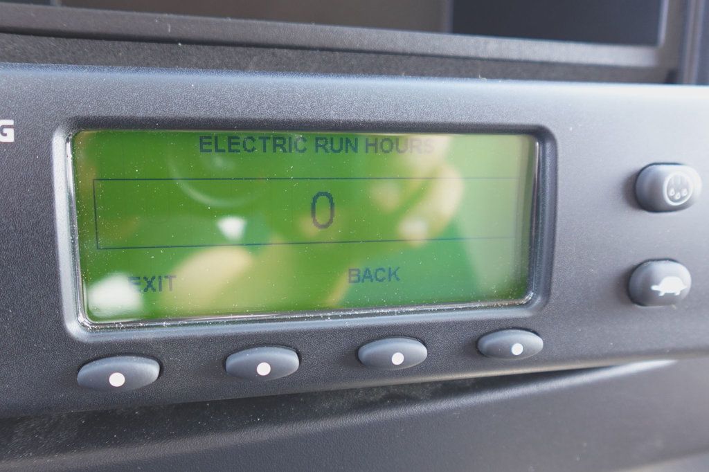 2025 Isuzu FVR Derated (26ft Reefer w/ Lift Gate) - 22929408 - 47