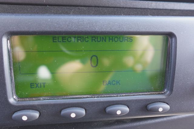 2025 Isuzu FVR Derated (26ft Reefer w/ Lift Gate) - 22929408 - 48