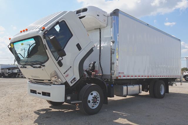 2025 Isuzu FVR Derated (26ft Reefer w/ Lift Gate) - 22929408 - 51