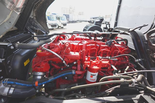 2025 Isuzu FVR Derated (26ft Reefer w/ Lift Gate) - 22929408 - 52