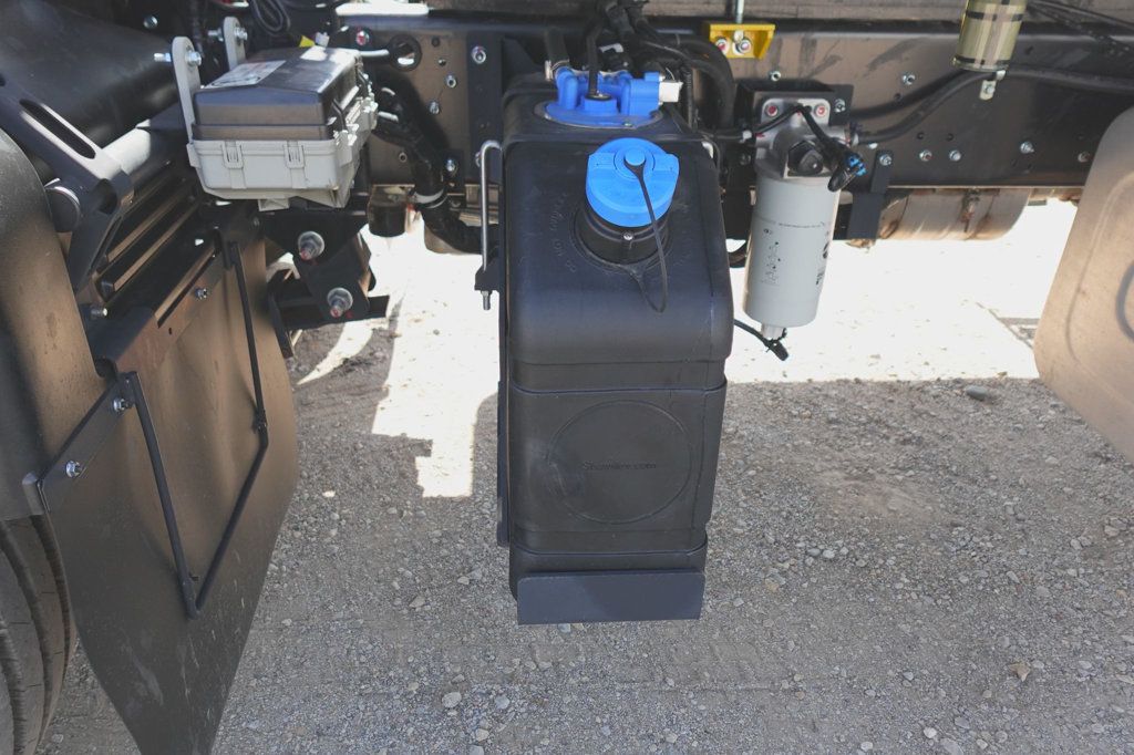 2025 Isuzu FVR Derated (26ft Reefer w/ Lift Gate) - 22929408 - 57