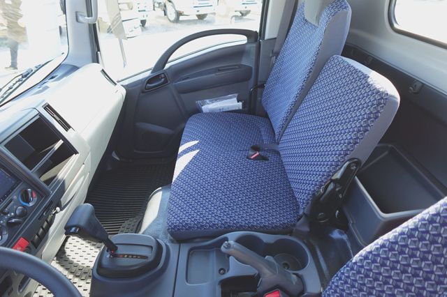 2025 Isuzu NPR HD (12ft Spray Truck w/ Ramps) - 22657444 - 35