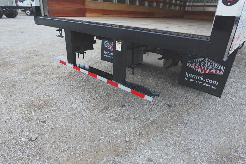 2025 Isuzu NPR HD (18ft Box w/ ICC Bumper) - 22715222 - 12